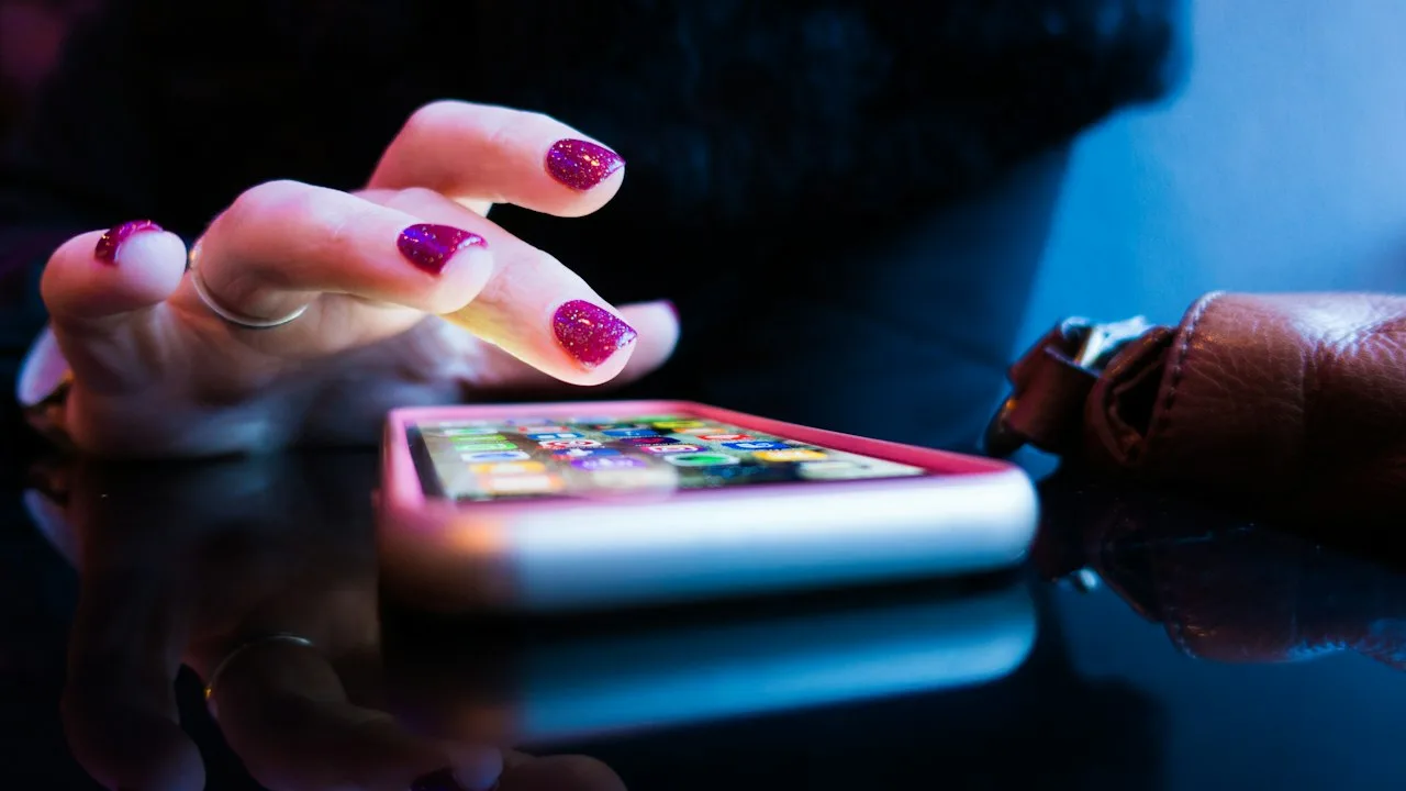 スマートフォンのプランを比較する・格安SIM選びのイメージ