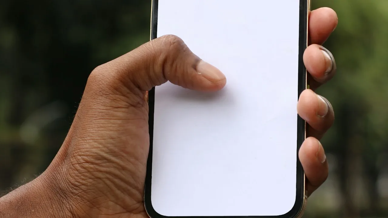 AIとのチャットでスマホ情報を調べるイメージ