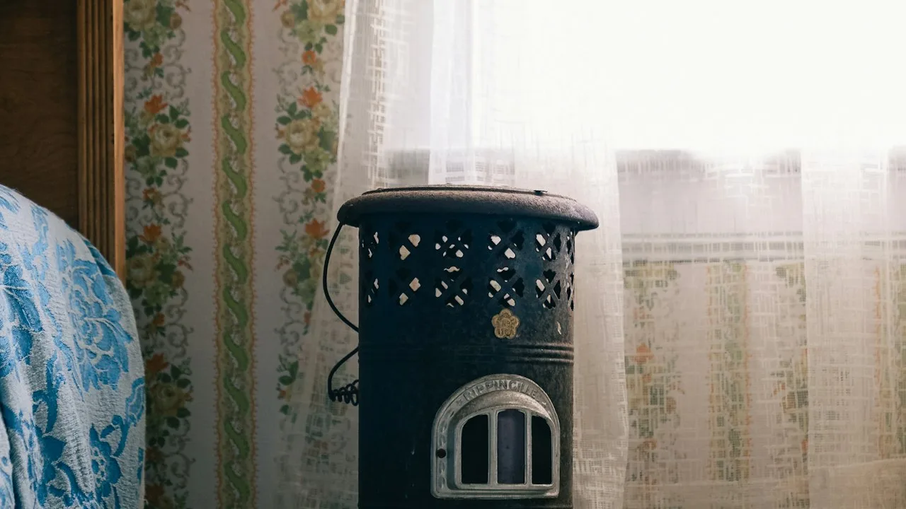 ビンテージ調の灯油暖房器具